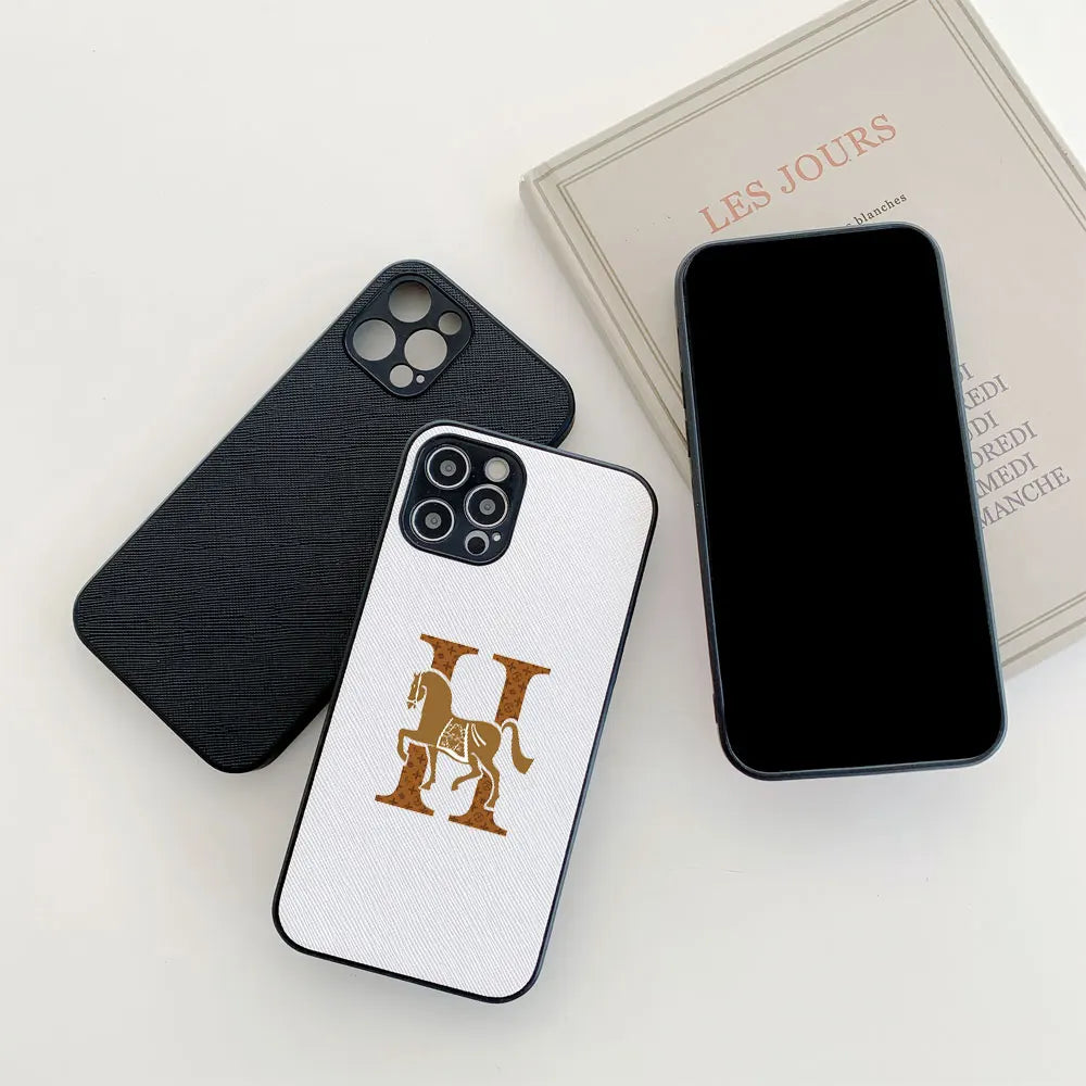 Funda de cuero Classic Horse H Cross ✨ - ¡Elegancia y protección atemporales!