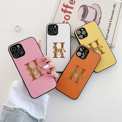 Funda de cuero Classic Horse H Cross ✨ - ¡Elegancia y protección atemporales!